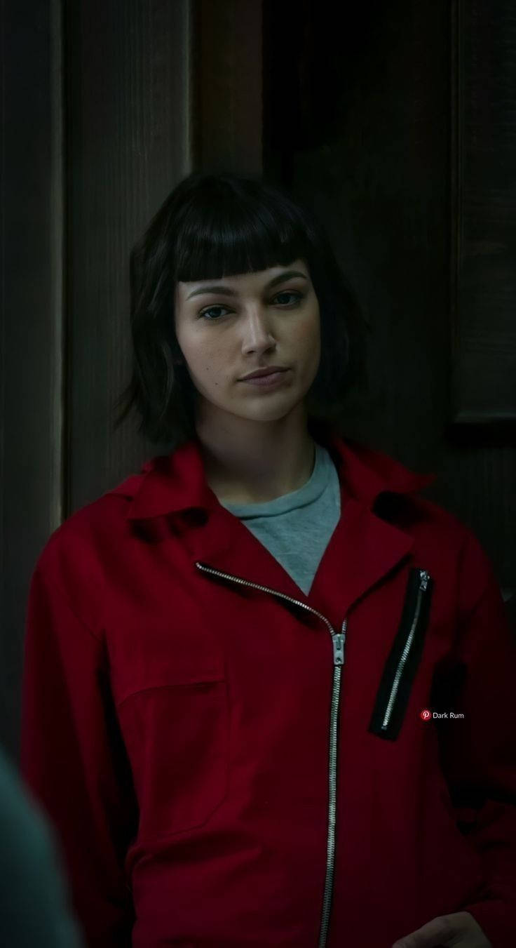 Tokyo din Money Heist Portret cu Breton Fundal