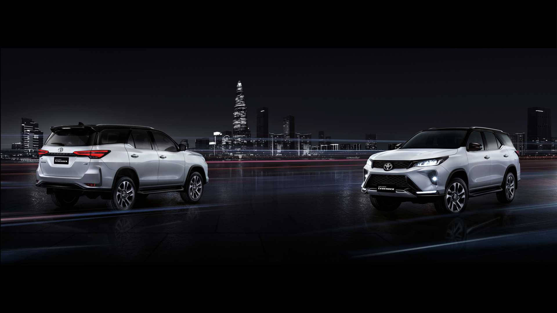 Toyota Fortuner 2021 Model Legender — Mașini Fundal