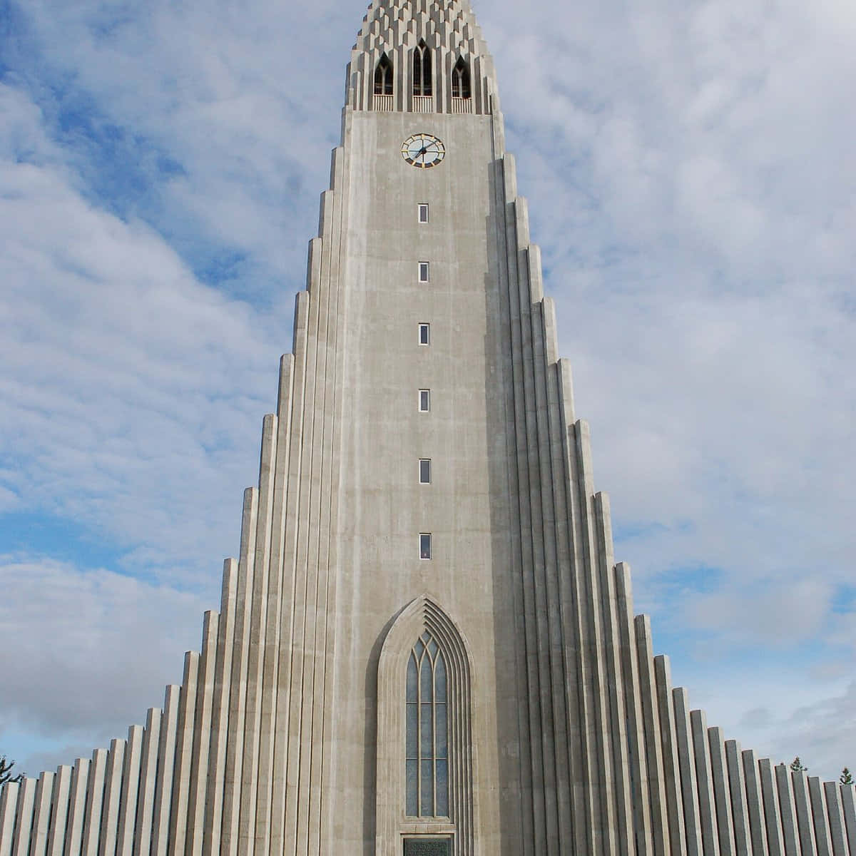Turnul central exterior al Hallgrímskirkja Fundal