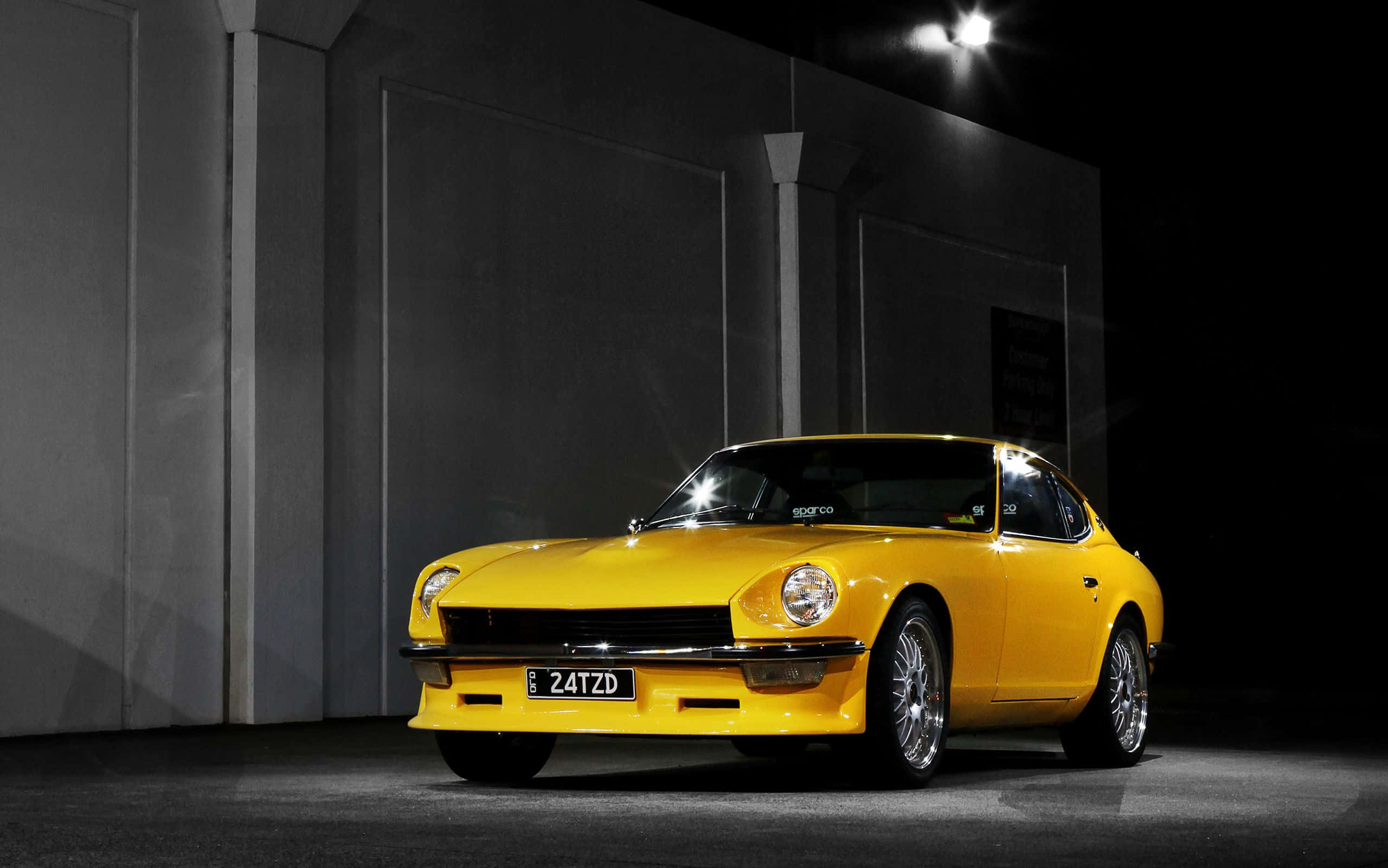 Uimitor Datsun Clasic în Acțiune Fundal