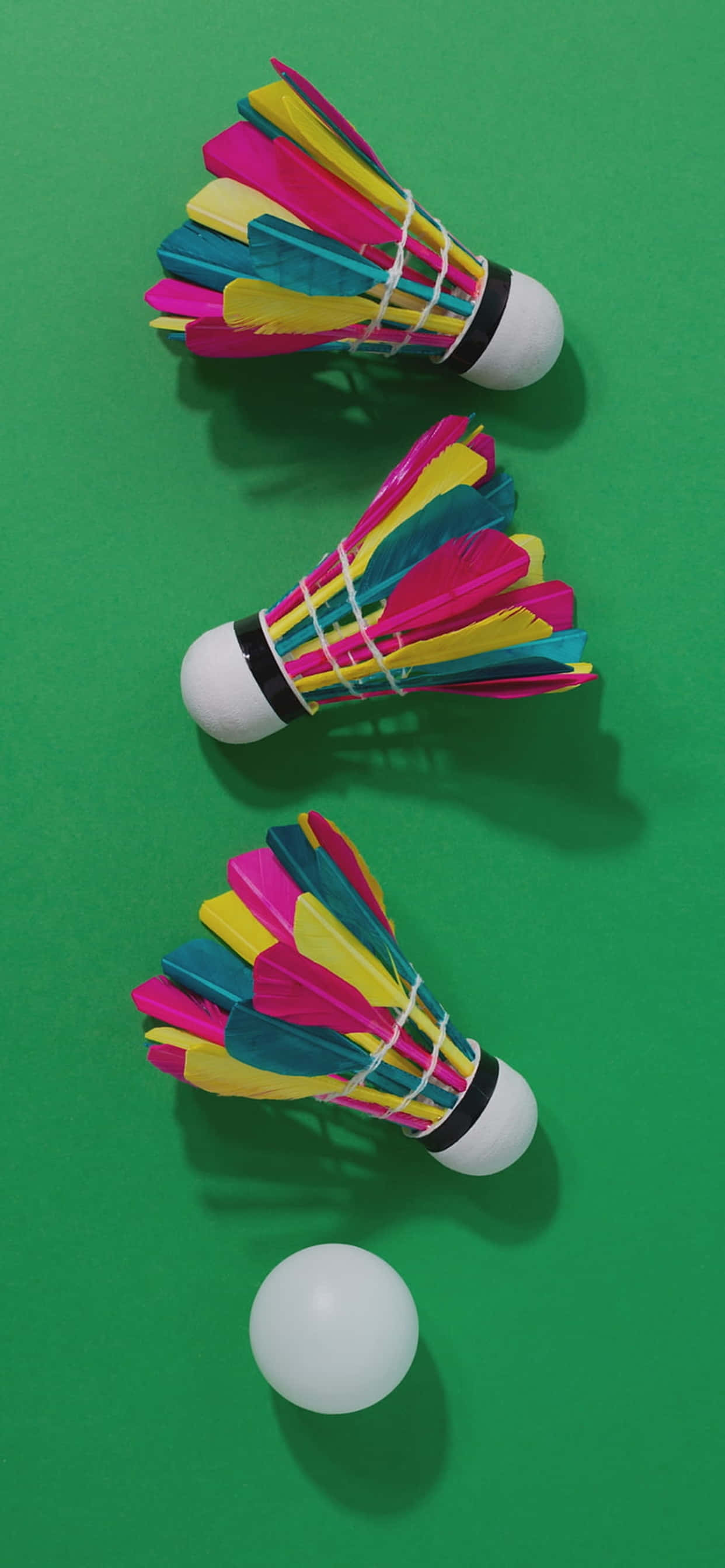 Un joc activ și intens de badminton pe un iPhone XS Max Fundal