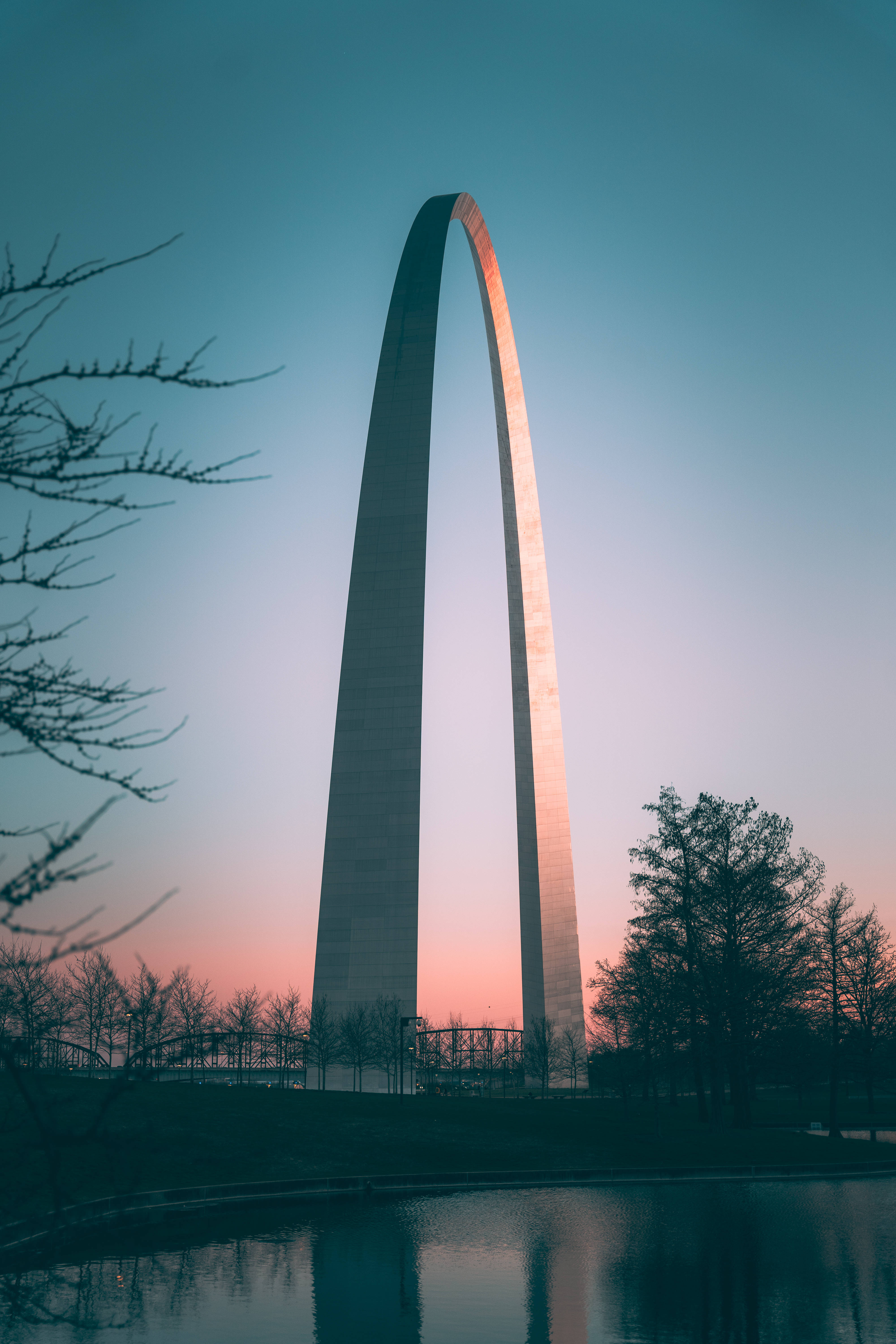 Vedere Captivantă a Arcului din St. Louis la Apus Fundal