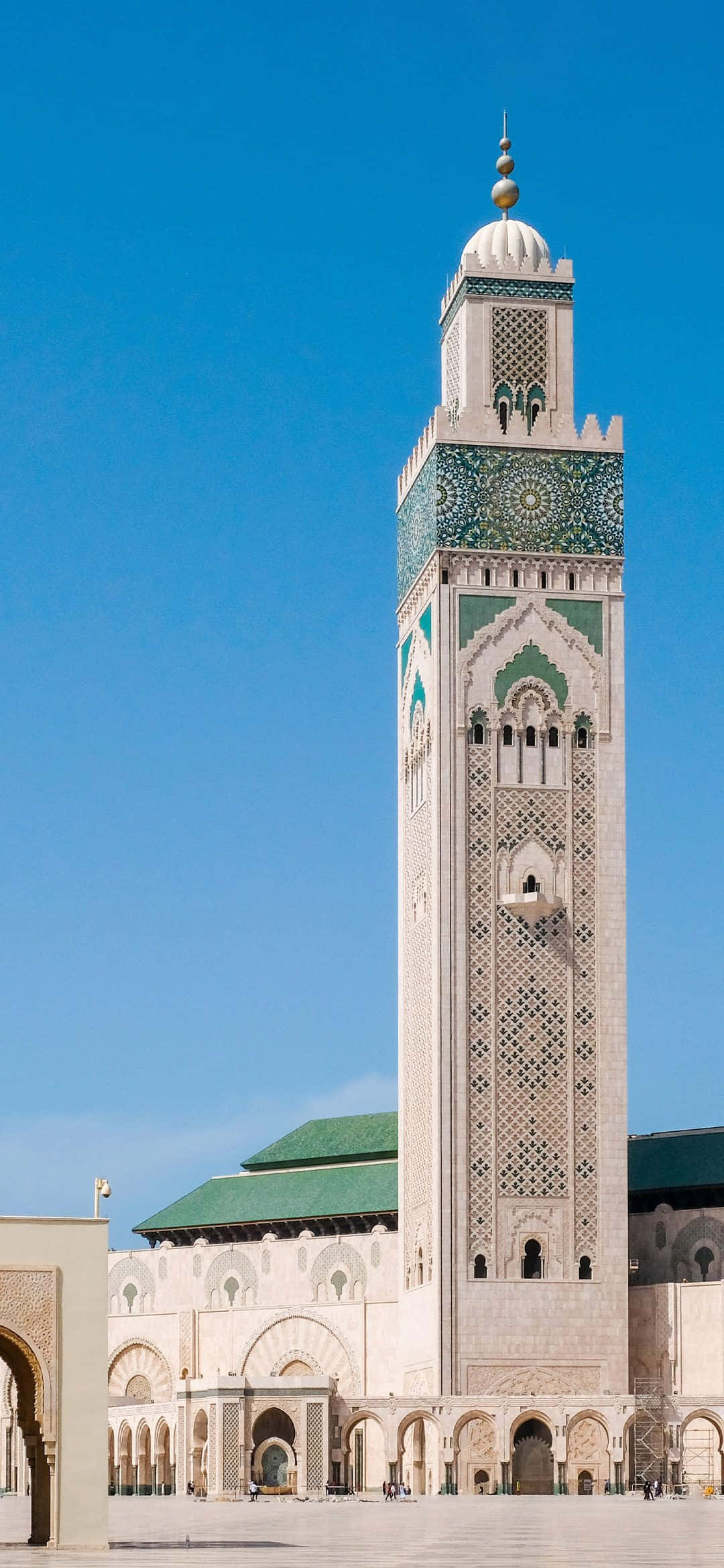 Vedere Captivantă a Moscheii Hassan II la Apus Fundal