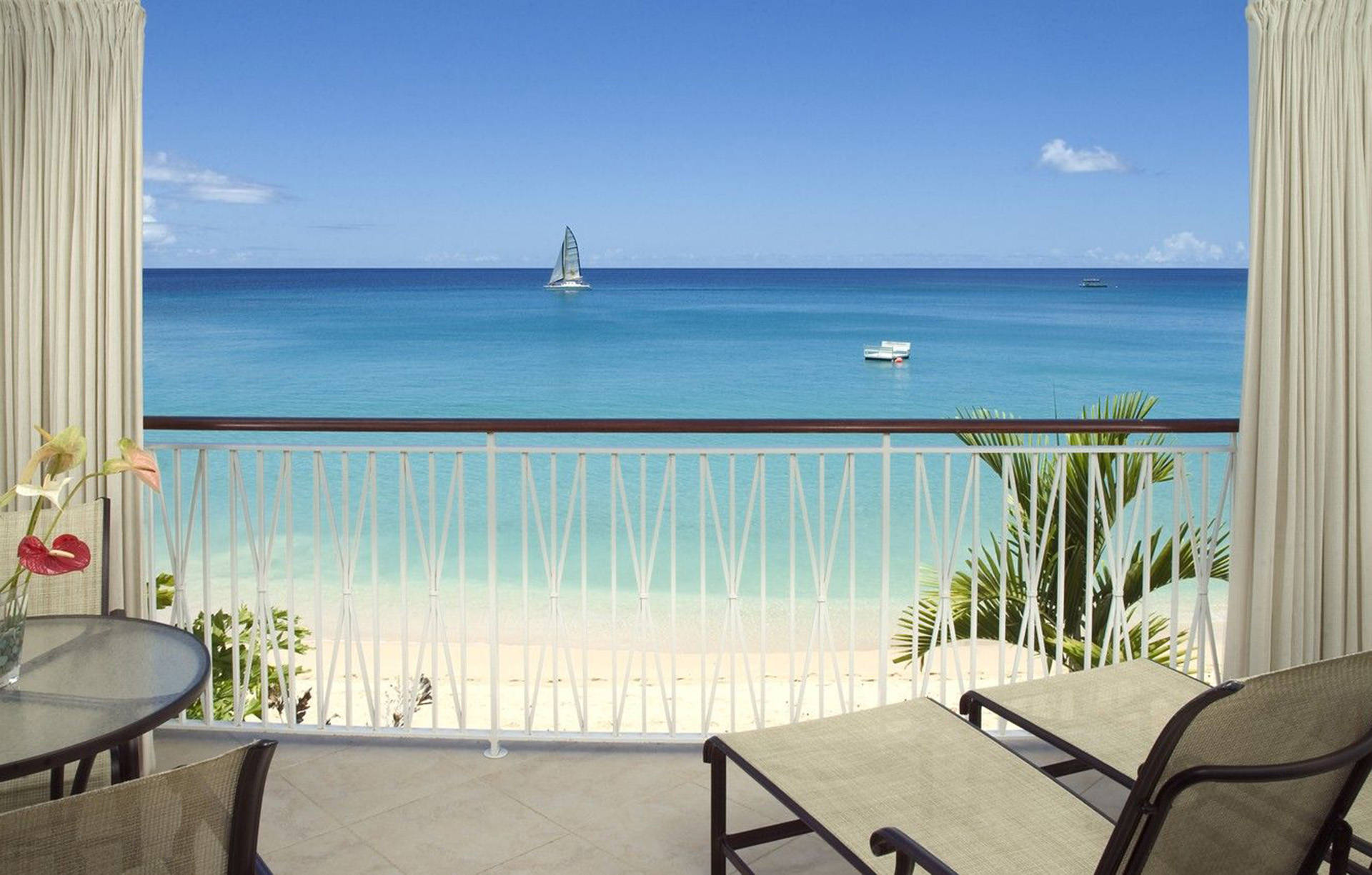 Vedere la Ocean de pe Balcon Fundal
