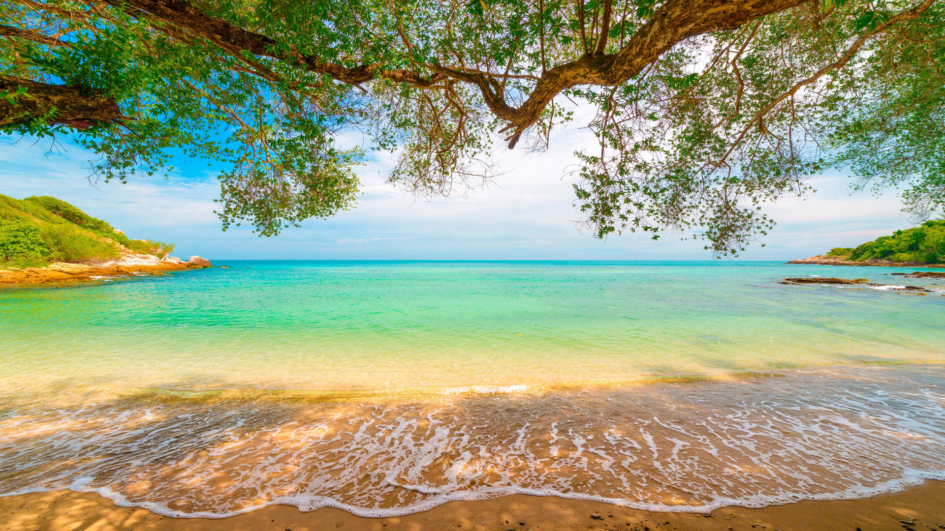 Vedere la plajă pe ecran complet desktop Fundal