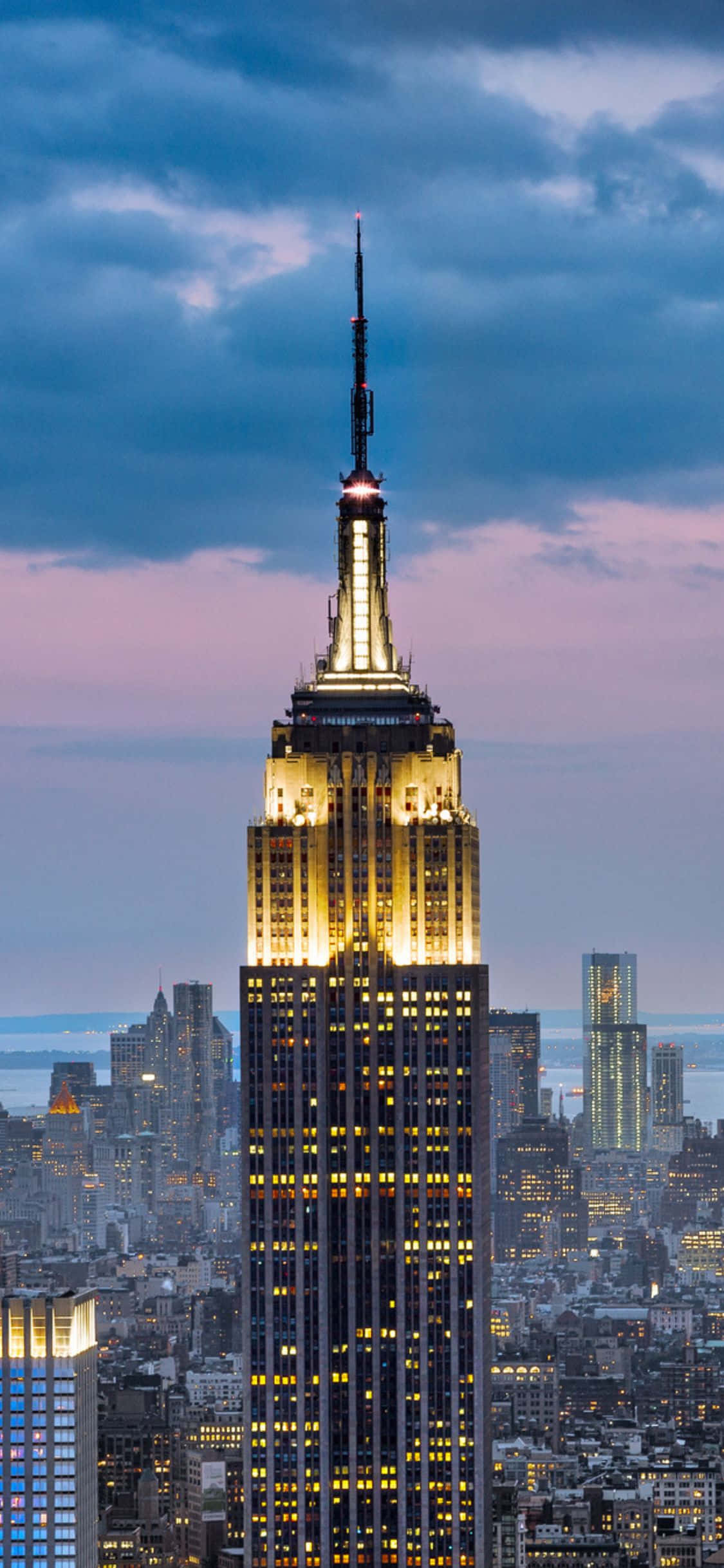 Vederea magnifică a orizontului New York-ului văzută pe iPhone X Fundal
