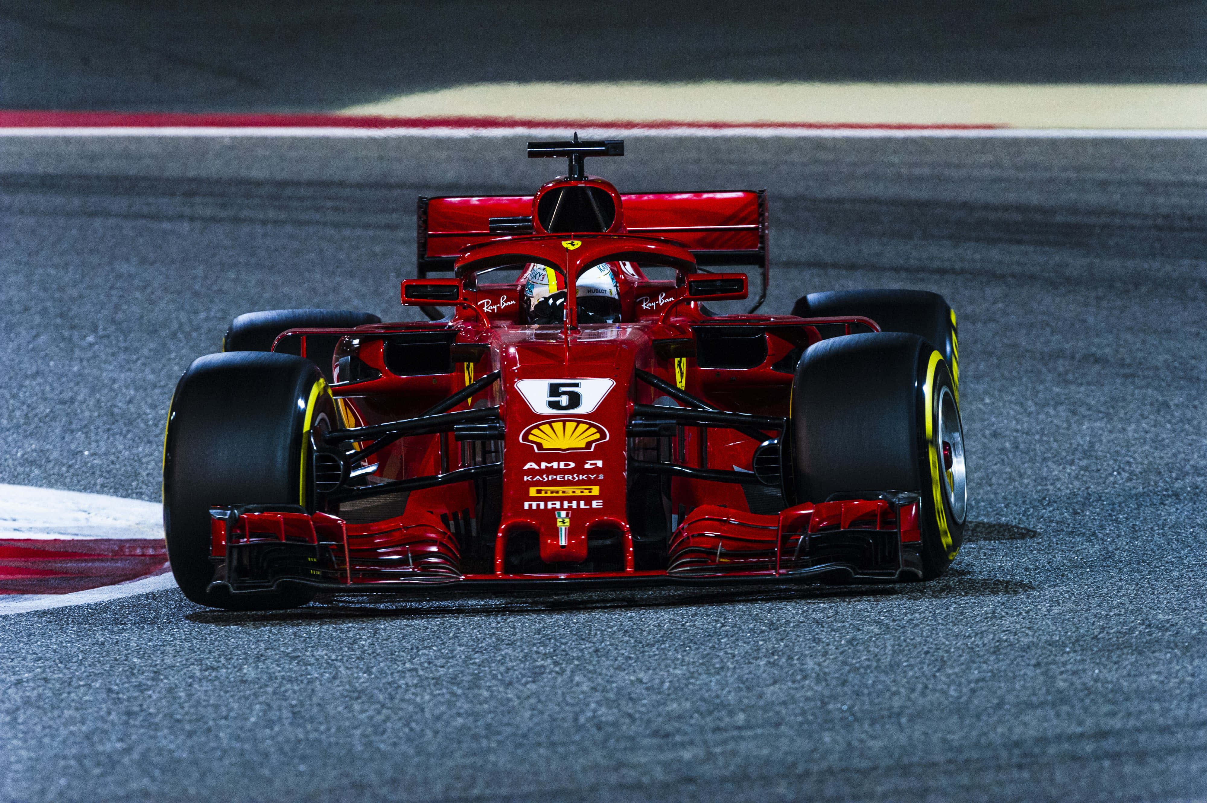 Vettel Ferrari SF71H F1 2018 Fundal