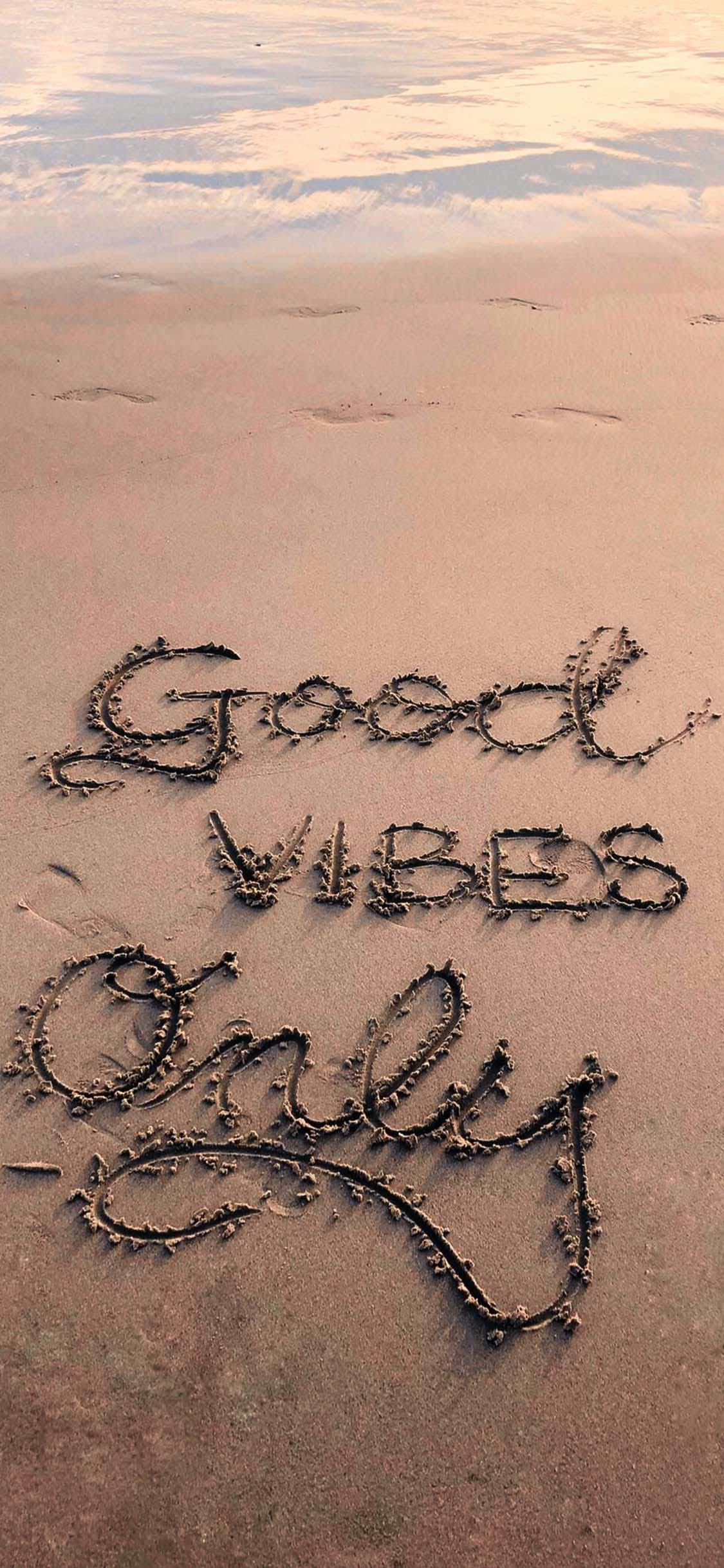 Nisip de plajă Good Vibes iPhone Fundal