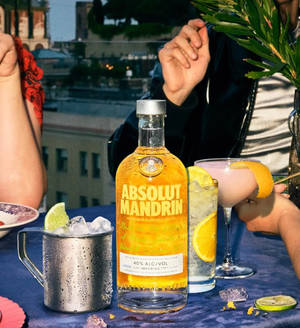 Absolut Mandarin Vodka cu Cocktail de Lămâie Zestos — Honor Magic V Fundal
