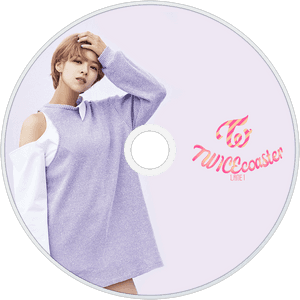 CD Twicecoaster Lane1 cu membră Twice în rochie albastră