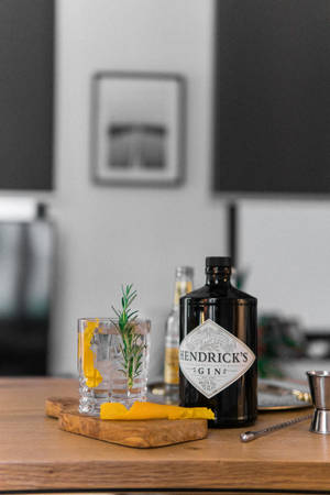 Apropiere de Sticla de Gin Hendrick's — Xiaomi Pad 8 Pro Fundal