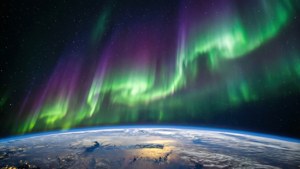 Aurora boreală văzută din spațiu — Spațiu Fundal