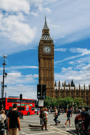Big Ben și Pietoni — Xiaomi Pad 9 Pro Fundal