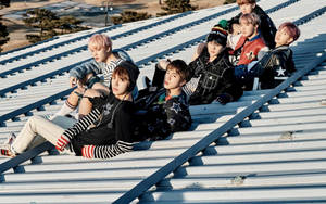 Fond de ecran BTS Fotografie de Grup Spring Day — Bts grup foto GIF Fundal