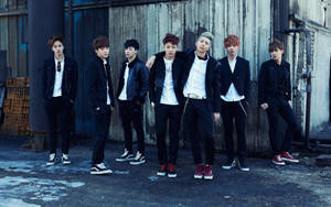 Tapet BTS Skool Luv Affair fotografie de grup — Bts grup foto GIF Fundal
