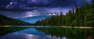 Wallpaper Ultrawide cu peisaj albastru scenic al naturii. — 3440x1440 Fundal