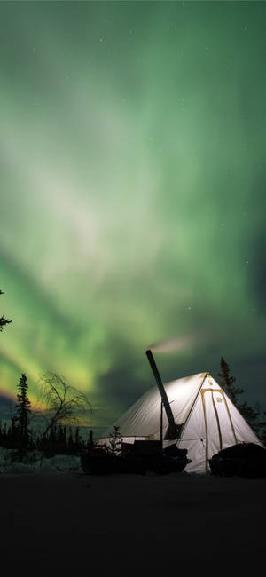 Wallpaper camping cer verde — iPhone 13 Pro Max Fundal