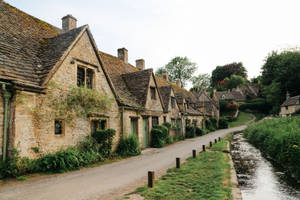 Case fermecătoare în stil cottage core din Marea Britanie