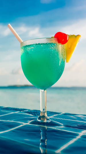 Wallpaper Blue Hawaiian Cocktail Băutură Tropicală — 9:16 Fundal