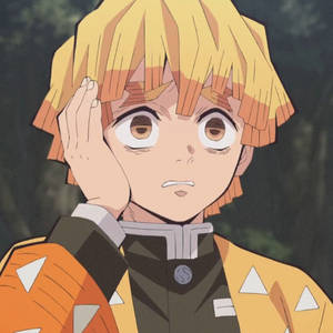 Demon Slayer Zenitsu Speriat — Demon slayer zenitsu Fundal