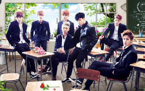 Fotografie de grup BTS în sală de clasă — Bts grup foto GIF Fundal