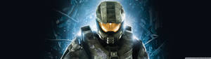 Halo Master Chief vedere frontală cu lumină dramatică de fundal wallpaper — 32:9 Fundal