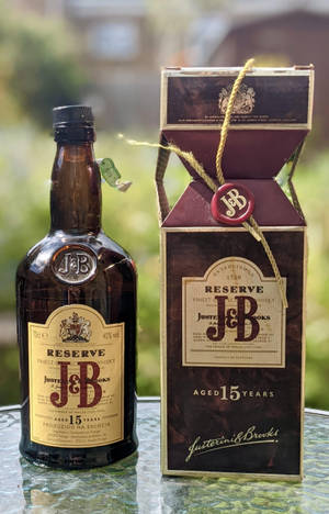 J&B Reserve Învechit 15 Ani — Honor Pad Fundal