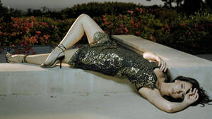 Jennifer Love Hewitt într-o rochie sclipitoare wallpaper