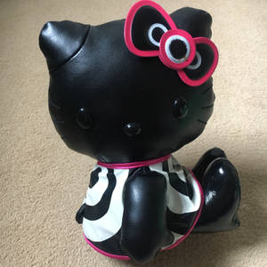 Tapet cu jucăria Hello Kitty Neagră de Halloween — Hello Kitty Halloween Fundal