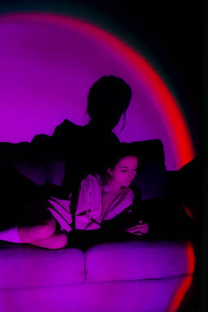 Lampă de apus estetică violet neon