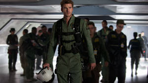 Fond de ecran Liam Hemsworth în rolul lui Jake Morrison în filmul Independence Day — iMac Fundal