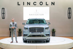 Lincoln Navigator cu Finisaj Premium Albastru