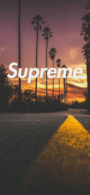 Logo Supreme portocaliu pe drum — iPhone 13 Pro Max Fundal