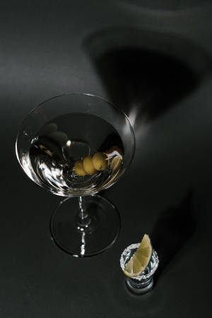 Martini de tequila cu măsline și felie de lămâie — Xiaomi Pad 9 Pro Max Fundal