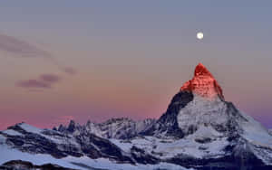 Matterhorn îndreptat spre Lună