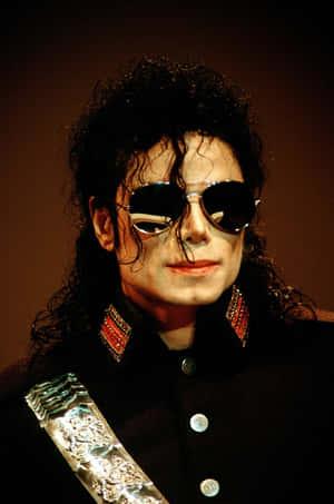 Michael Jackson în poza iconică din performance-ul din 1991 — Oppo Pad Mini Fundal