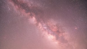 O noapte visătoare roz deschis, cu stele roz strălucitoare. — Roz deschis estetic Fundal