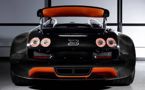 Tapet cu partea spate a unui Bugatti Veyron