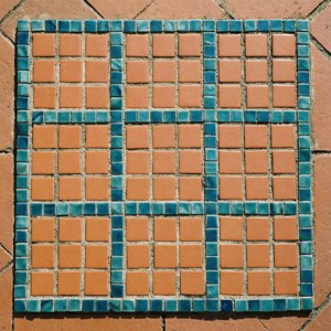Un grid sudoku din mozaic ceramic în teracotă și bleumarin. — Huawei nova Flip Fundal