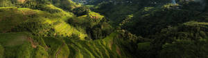 Un peisaj panoramic aerial imagine de fundal. — 5120x1440 Fundal