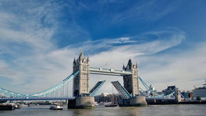 Wallpaper Podul Tower Bridge Închis în Londra — Pro Display XDR Fundal