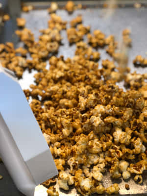 Fundal Popcorn — iPad Pro M4 Fundal