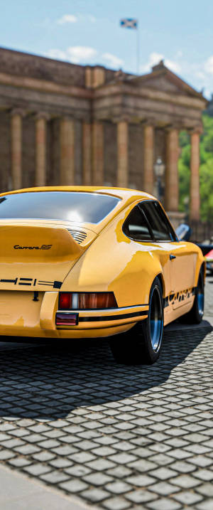 Porsche 911 Galben Parcat Afara — Motorola Razr Fundal