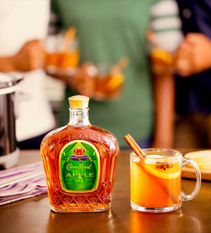 Regal Apple Whisky — Honor Magic V Fundal