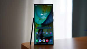 Samsung S23 Ultra cu S Pen afișat — Samsung S23 Ultra Fundal