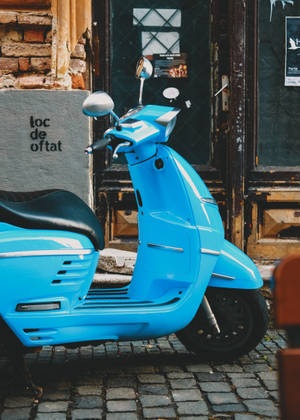 Light blue scooter wallpaper — OnePlus Pad Fundal