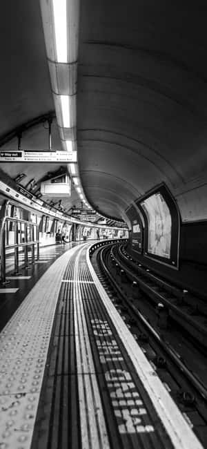 Stația Waterloo șine alb-negru — iPhone 13 Pro Max Fundal