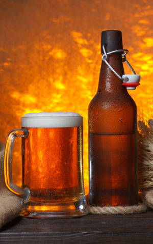 Sticlă de Bere și Halbă de Brown Ale — Honor Pad Fundal
