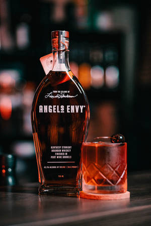 Sticlă de whisky Angels Envy — Xiaomi Pad 9 Pro Fundal