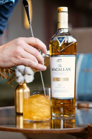 Stirring the Excellence - Macallan Whiskey Cocktail — Xiaomi Pad Fundal